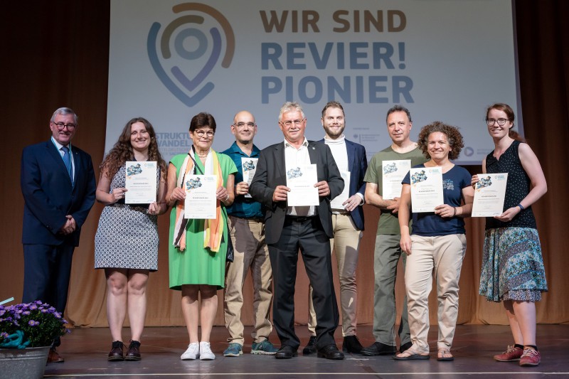 Gruppenfoto der Gewinner:innen